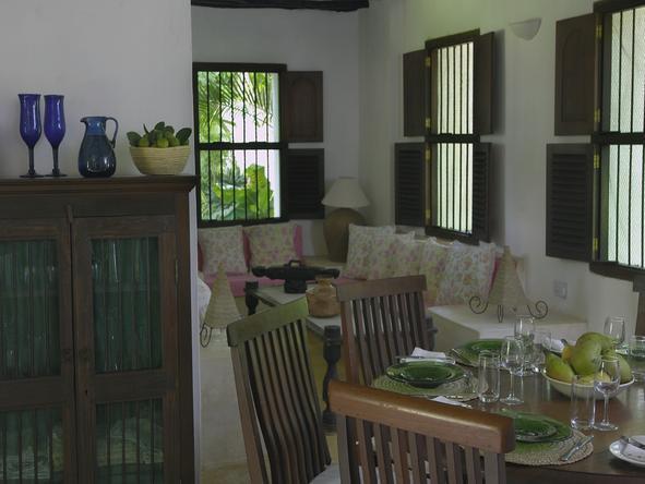 Garden House - Dining Room 